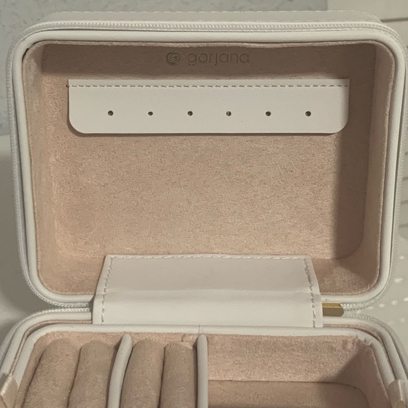 Gorjana Go To Jewelry Case - Picture 9 of 15